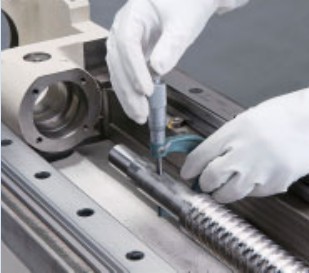 數控加工中心滾珠絲杠的精度校正 